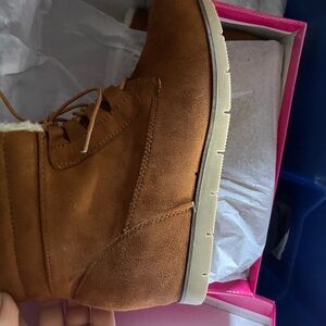 Women’s wedge boot